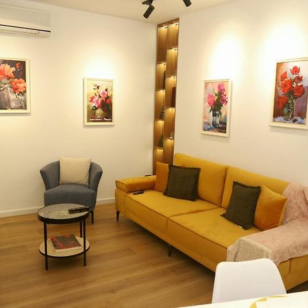 Mjolly Apartment Тирана Екстериор снимка